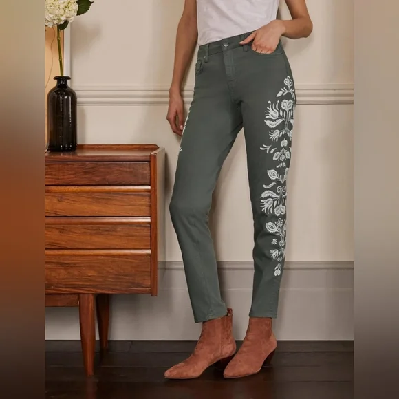 Boden Embroidered Girlfriend Jeans - Picture 6 of 13